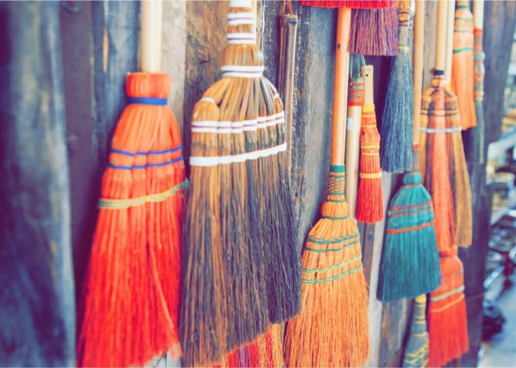 Norway: Hiding of the brooms